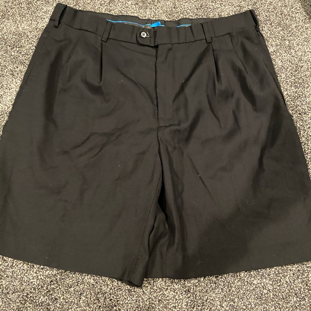 Men’s golf shorts